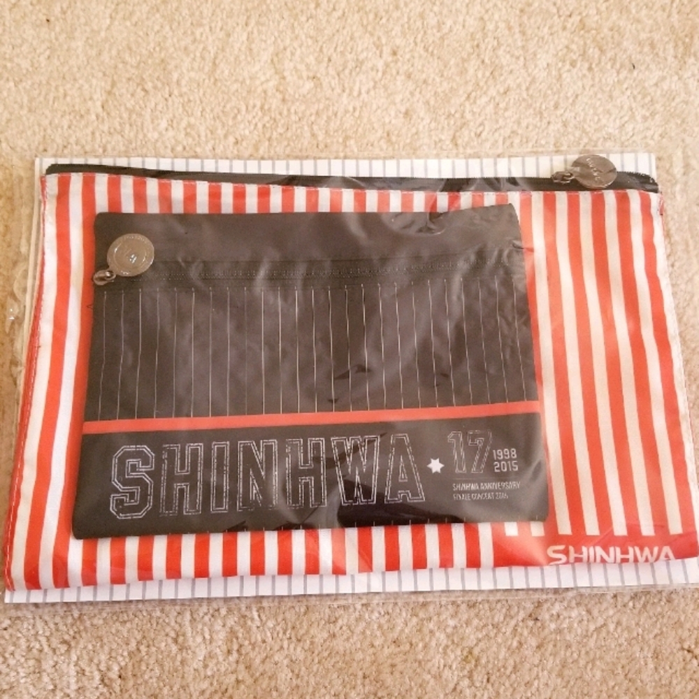 Shinhwa Pouch Set